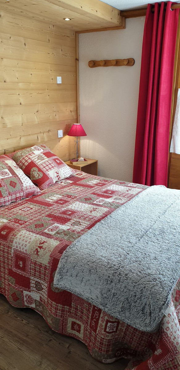 CHALBRE - APPARTEMENT ROCHES FLEURIES B5 - VALLOIRE CENTRE CHALBRE - APPARTEMENT ROCHES FLEURIES B5 - VALLOIRE CENTRE