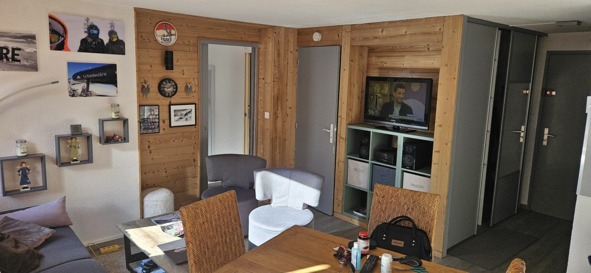 SEJOUR - APPARTEMENT ROCHECHATEAU 17 - VALLOIRE CENTRE - VALLOIRE RESERVATIONS SEJOUR - APPARTEMENT ROCHECHATEAU 17 - VALLOIRE CENTRE - VALLOIRE RESERVATIONS