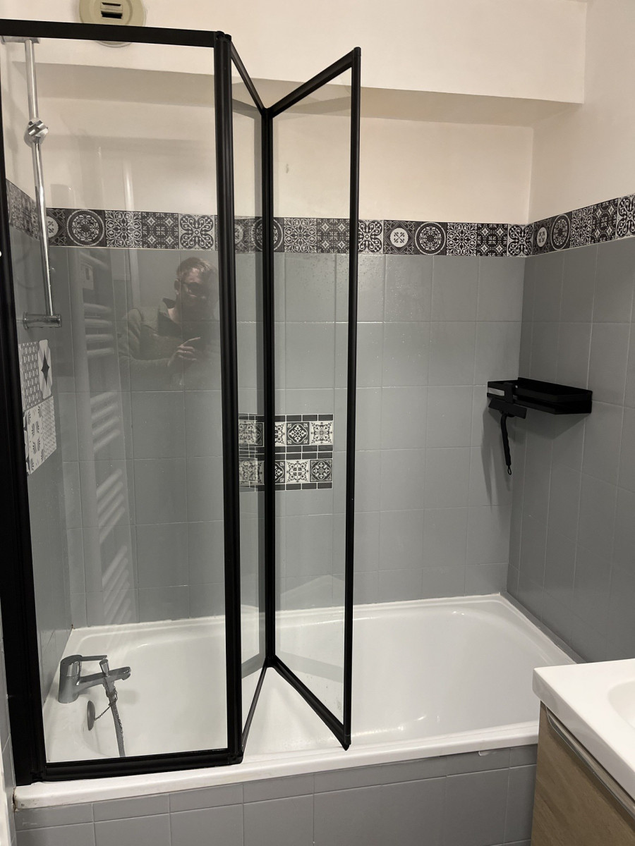 SALLE DE BAIN - APPARTEMENT ROCHECHATEAU 17 - VALLOIRE CENTRE