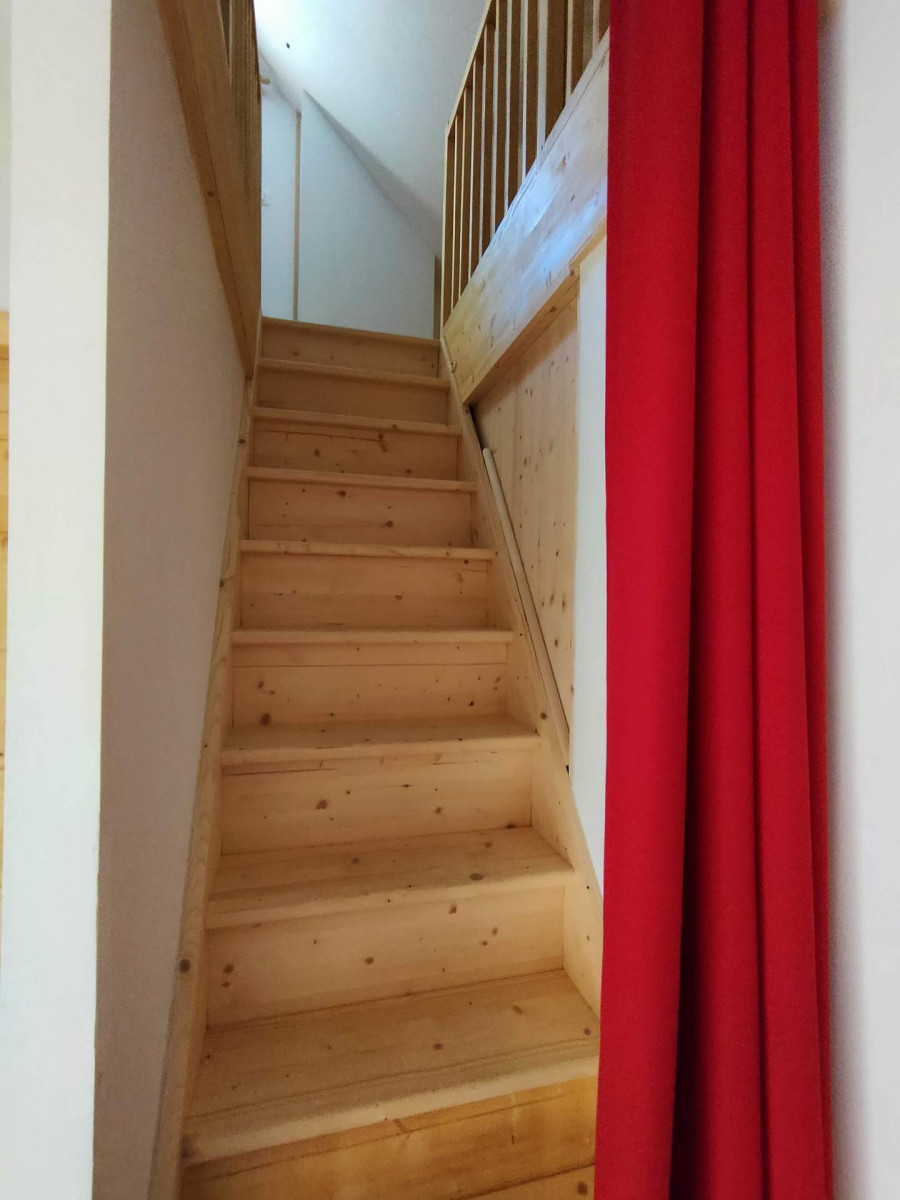 ESCALIER- APPARTEMENT MAISON D'ANGELINE 3 - VALLOIRE CENTRE 