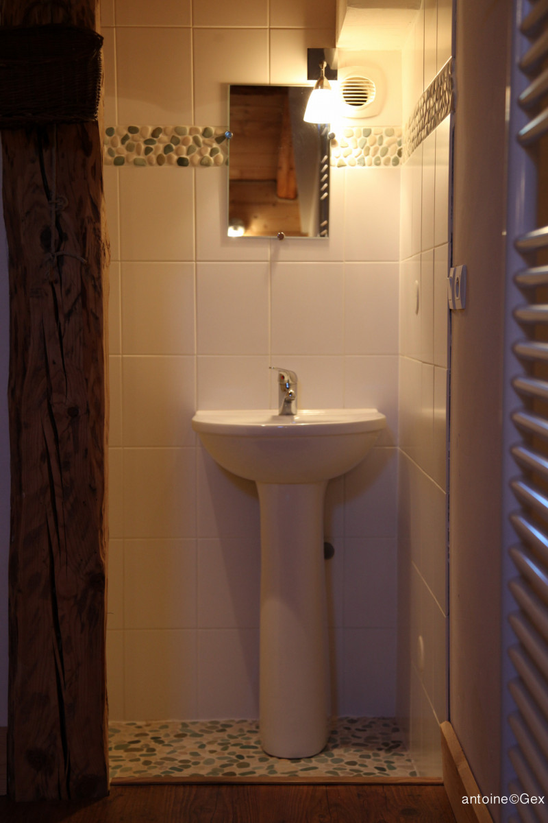 SALLE D'EAU - APPARTEMENT ABRIGRANGE - VALLOIRE LA RUAZ SALLE D'EAU - APPARTEMENT ABRIGRANGE - VALLOIRE LA RUAZ