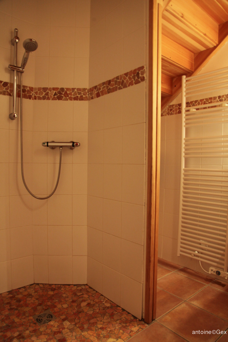 SALLE D'EAU - APPARTEMENT ABRIGRANGE - VALLOIRE LA RUAZ  SALLE D'EAU - APPARTEMENT ABRIGRANGE - VALLOIRE LA RUAZ