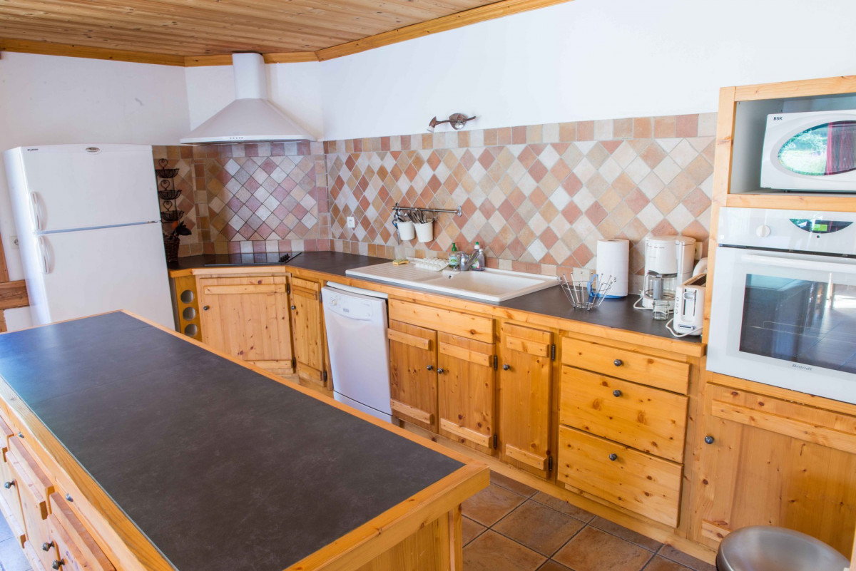 CUISINE - APPARTEMENT - ABRIBERGERIE - VALLOIRE LA RUAZ CUISINE - APPARTEMENT - ABRIBERGERIE - VALLOIRE LA RUAZ