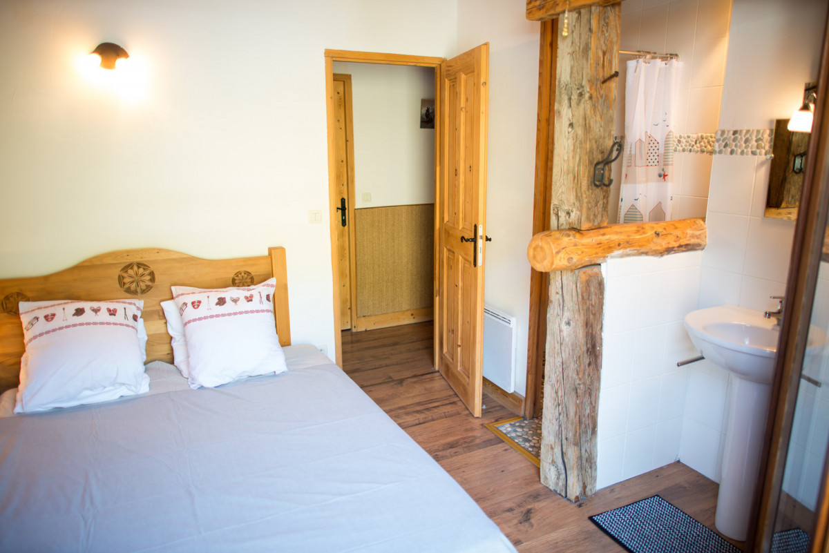 CHAMBRE 2 - APPARTEMENT - ABRIBERGERIE - VALLOIRE LA RUAZ CHAMBRE 2 - APPARTEMENT - ABRIBERGERIE - VALLOIRE LA RUAZ