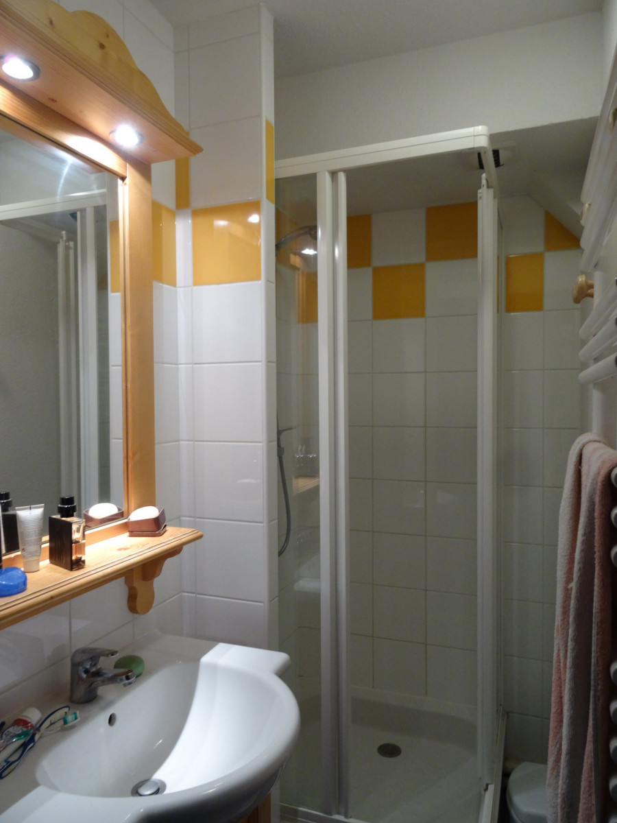 SALLE D'EAU - APPARTEMENT CHALETS GALIBIER 2 N° 136 - MOULIN BENJAMIN - VALLOIRE SALLE D'EAU - APPARTEMENT CHALETS GALIBIER 2 N° 136 - MOULIN BENJAMIN - VALLOIRE