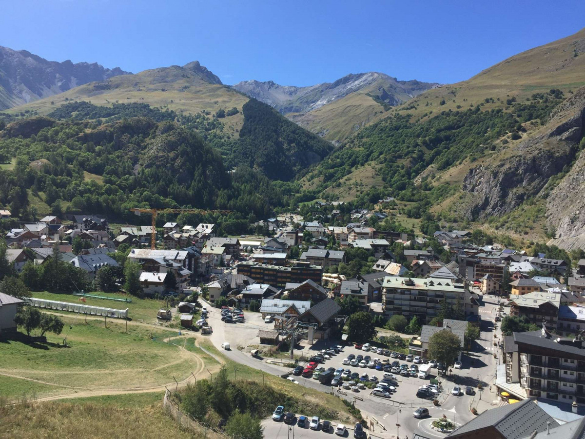 VUE SUR VALLOIRE - APPARTEMENT GENTIANE 204 - LES CHARBONNIERES VUE SUR VALLOIRE - APPARTEMENT GENTIANE 204 - LES CHARBONNIERES