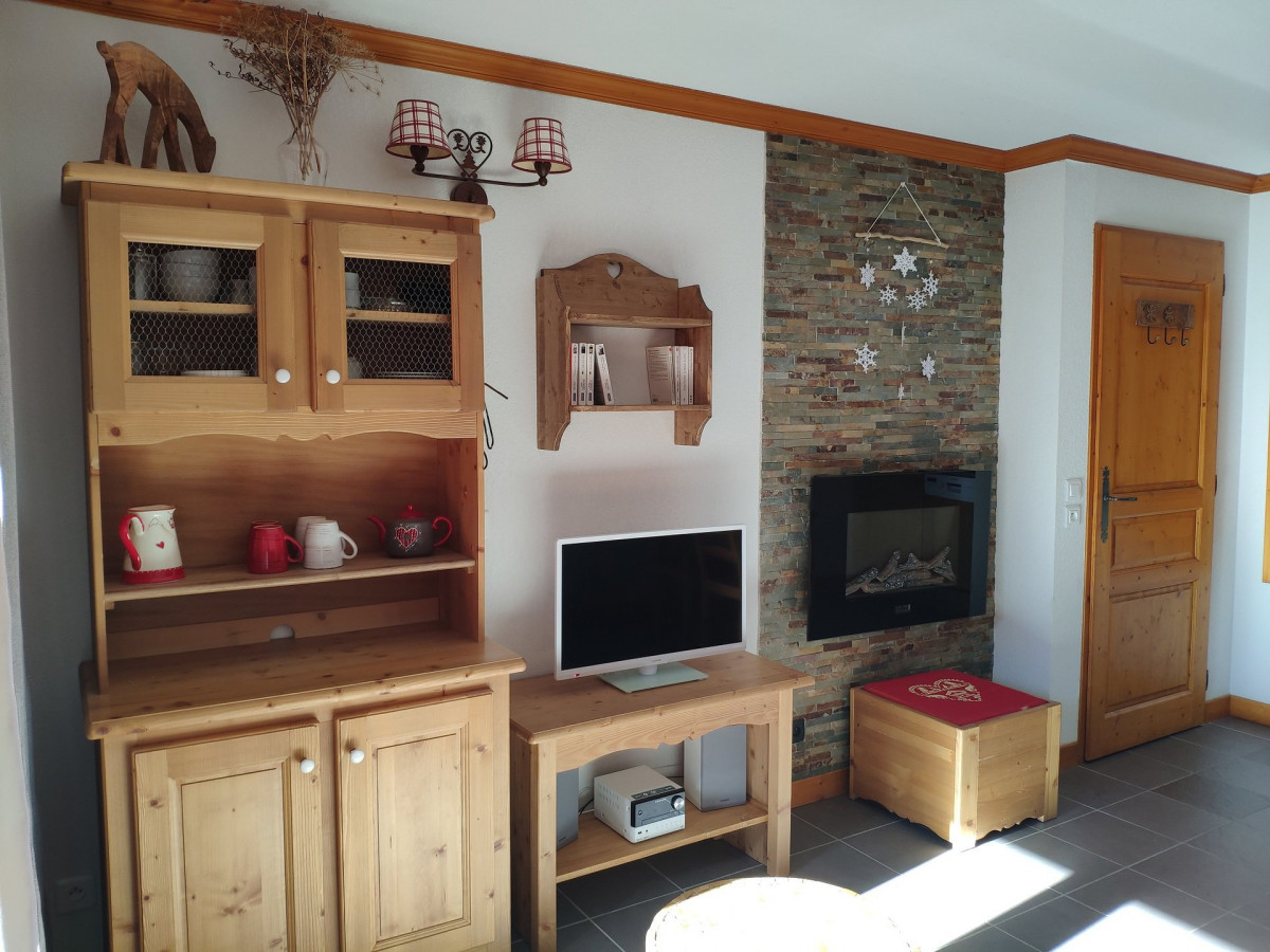 SALON - APPARTEMENT CHALETS DE LA VALLEE D'OR ASTER 202 - CHARBONNIERES VALLOIRE SALON - APPARTEMENT CHALETS DE LA VALLEE D'OR ASTER 202 - CHARBONNIERES VALLOIRE