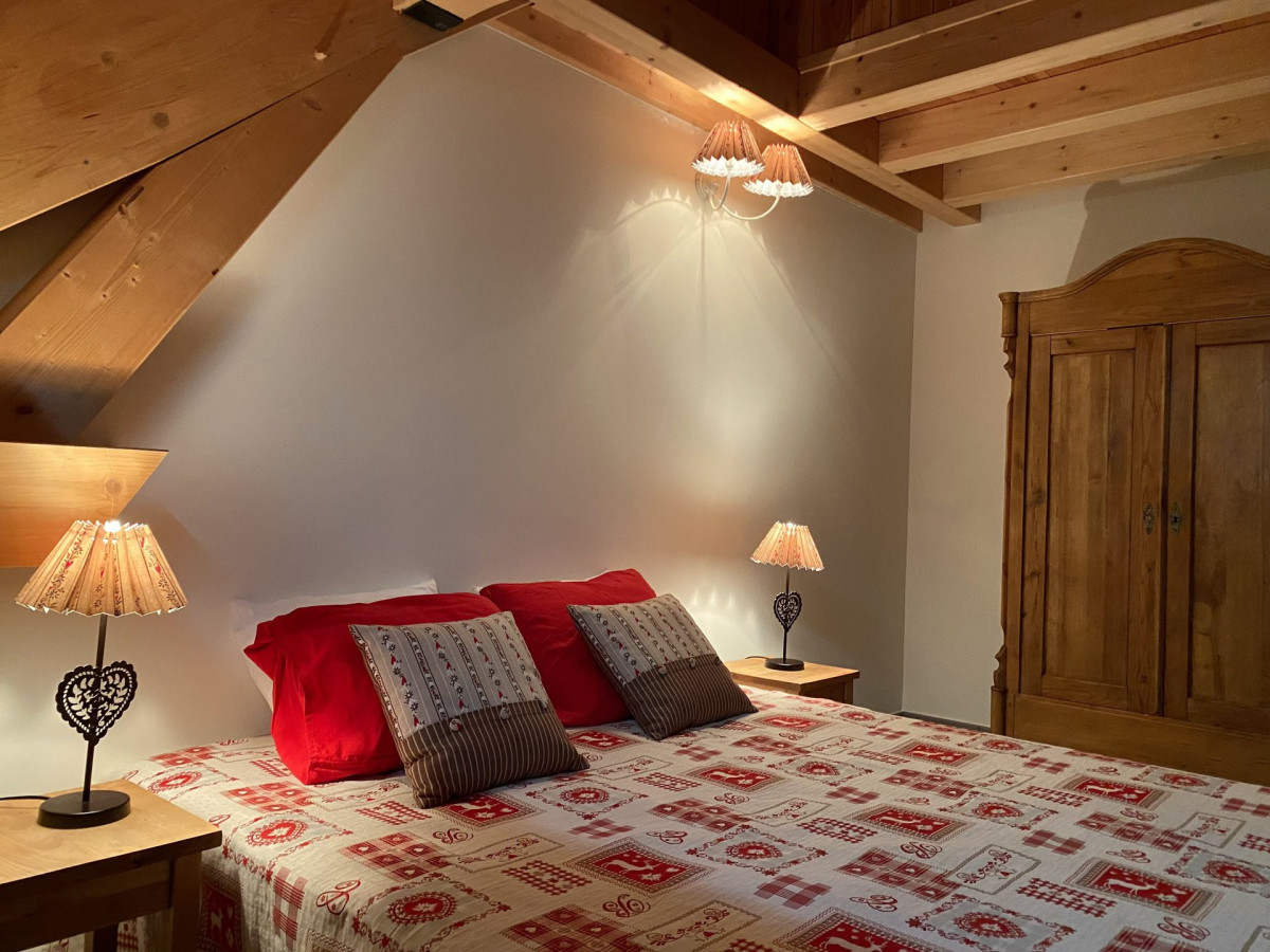 CHAMBRE - APPARTEMENT LA COMBETTA - VALLOIRE LE COL CHAMBRE - APPARTEMENT LA COMBETTA - VALLOIRE LE COL