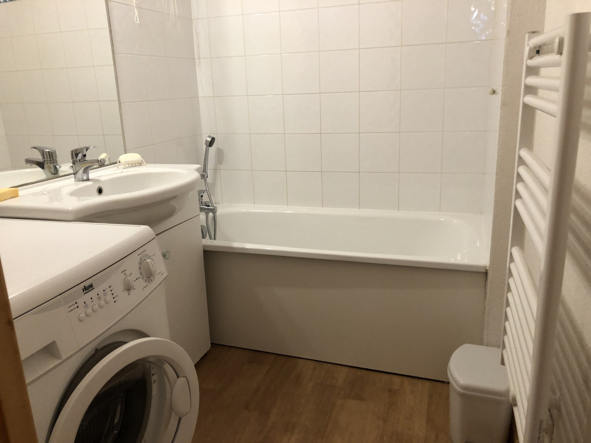 SALLE DE BAINS - APPARTEMENT LA CLAREE C15 - LES PLANS VALLOIRE SALLE DE BAINS - APPARTEMENT LA CLAREE C15 - LES PLANS VALLOIRE