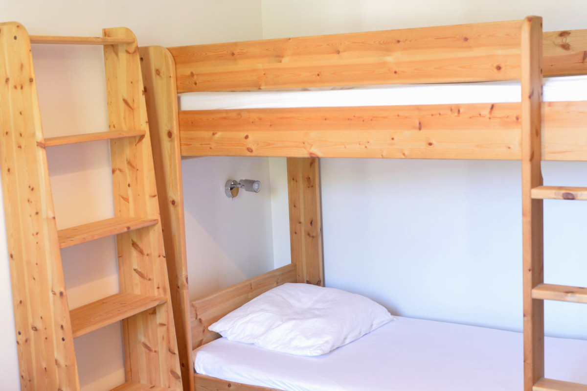CHAMBRE 1 - APPARTEMENT LES MARMOTTES - VALLOIRE LES VERNEYS - VALLOIRE RESERVATIONS CHAMBRE 1 - APPARTEMENT LES MARMOTTES - VALLOIRE LES VERNEYS - VALLOIRE RESERVATIONS