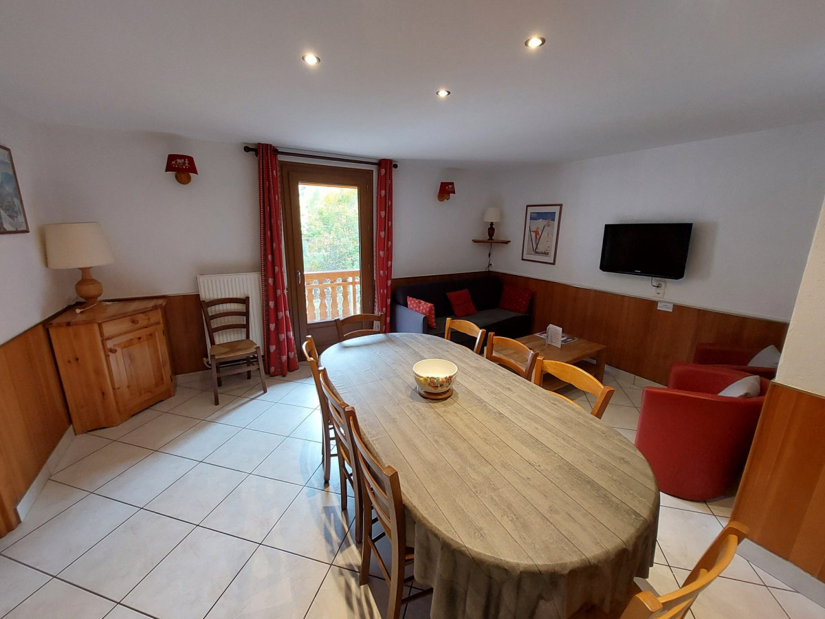 SALON - MAGNIN SPORTS APPARTEMENT 1 - VALLOIRE CENTRE - VALLOIRE RESERVATIONS SALON - MAGNIN SPORTS APPARTEMENT 1 - VALLOIRE CENTRE - VALLOIRE RESERVATIONS