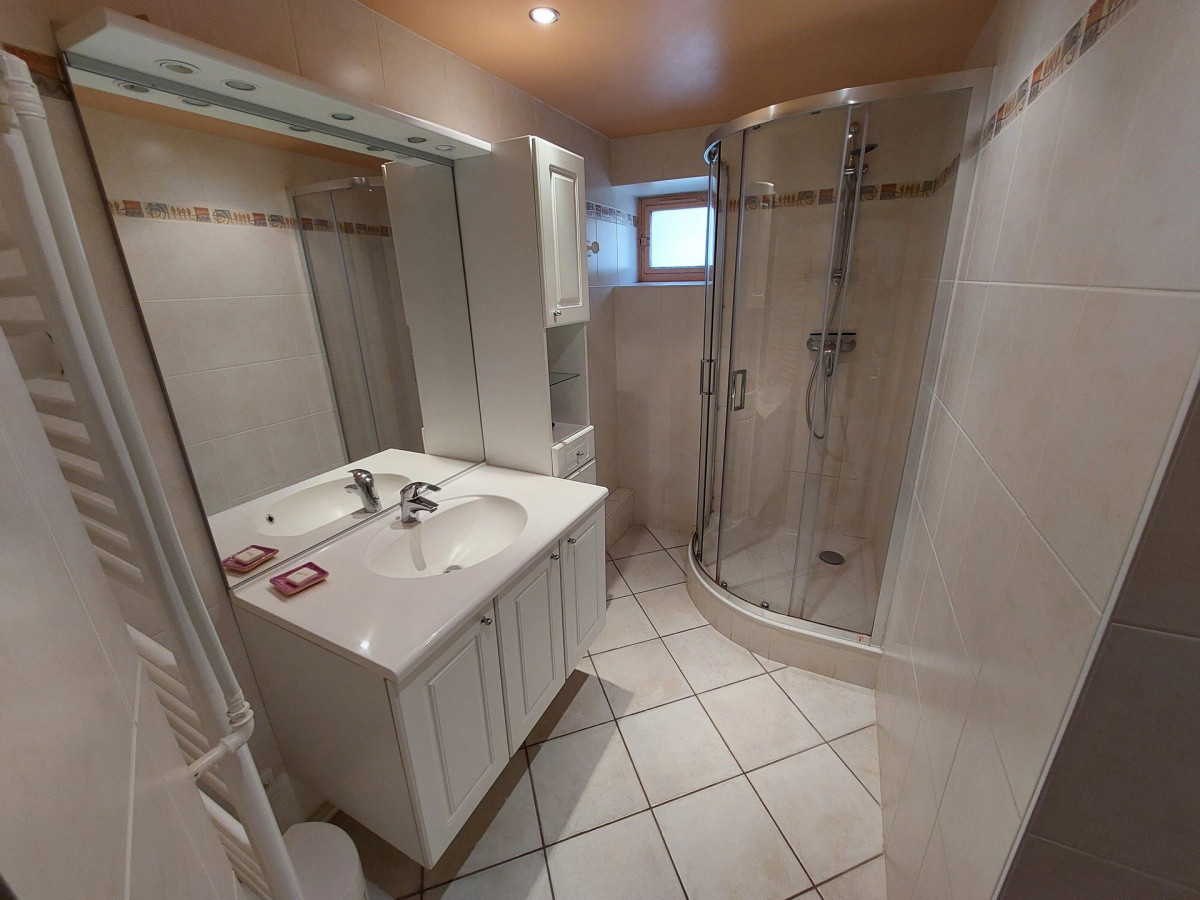 SALLE DE BAINS - APPARTEMENT MAGNIN SPORTS N°5 - VALLOIRE CENTRE SALLE DE BAINS - APPARTEMENT MAGNIN SPORTS N°5 - VALLOIRE CENTRE