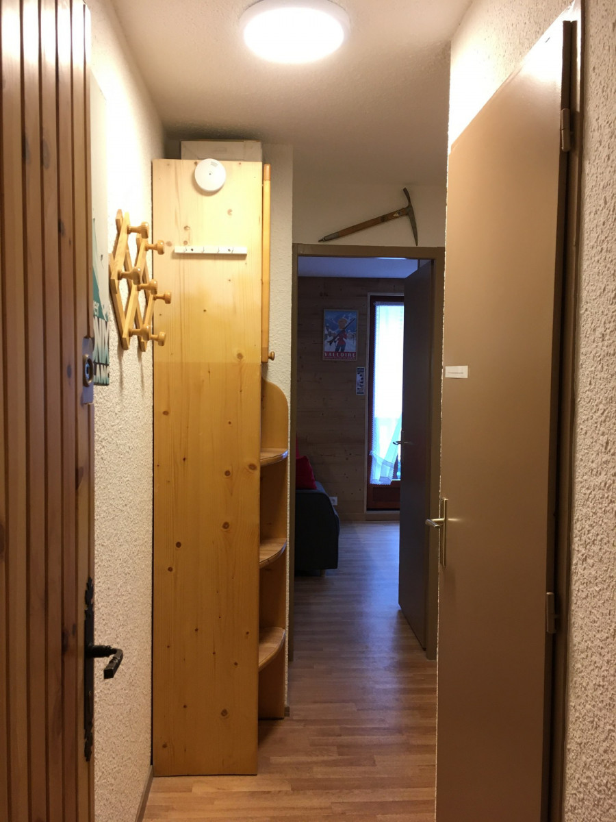 COULOIR 2 - APPARTEMENT BETELGEUSE 60 - VALLOIRE CENTRE COULOIR 2 - APPARTEMENT BETELGEUSE 60 - VALLOIRE CENTRE