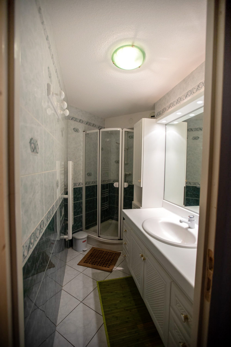 SALLE DE BAIN - APPARTEMENT BEL ALP 6 - LES VERNEYS VALLOIRE SALLE DE BAIN - APPARTEMENT BEL ALP 6 - LES VERNEYS VALLOIRE