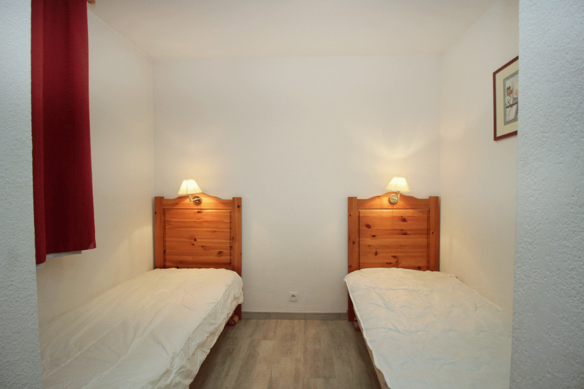 CHAMBRE 2 - APPARTEMENT DAPHNEE 13 - VALLOIRE LES CHARBONNIERES CHAMBRE 2 - APPARTEMENT DAPHNEE 13 - VALLOIRE LES CHARBONNIERES