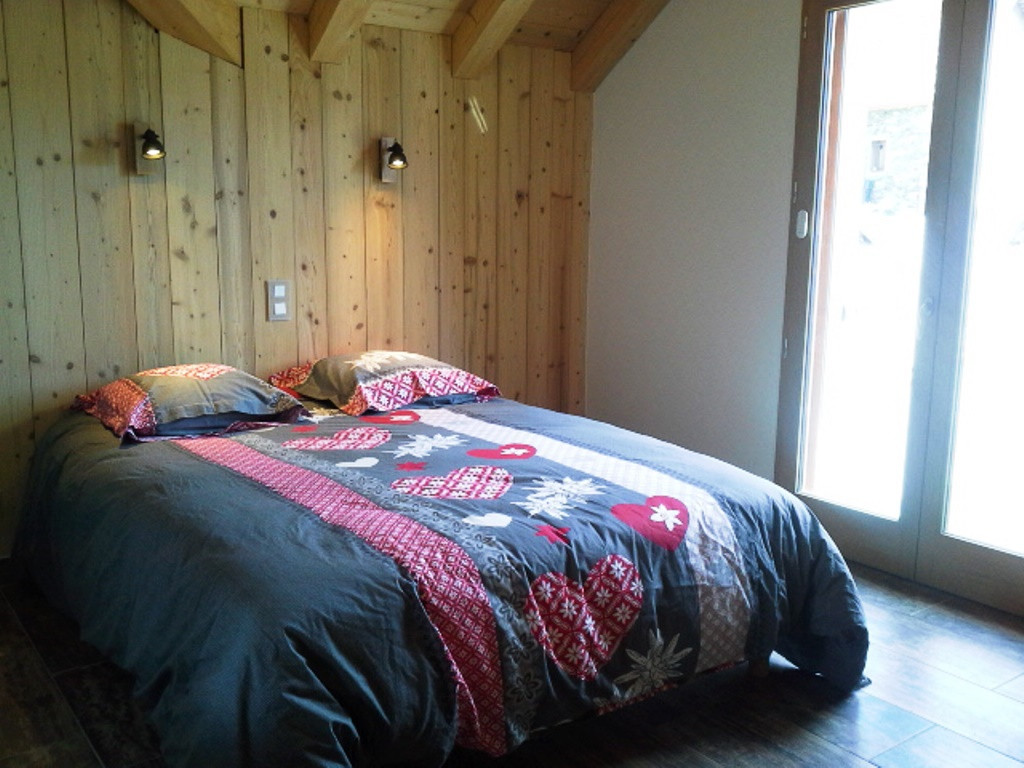 CHAMBRE 4 - CHALET LAMARTINE - LES CHOSEAUX VILLE VALLOIRE CHAMBRE 4 - CHALET LAMARTINE - LES CHOSEAUX VILLE VALLOIRE