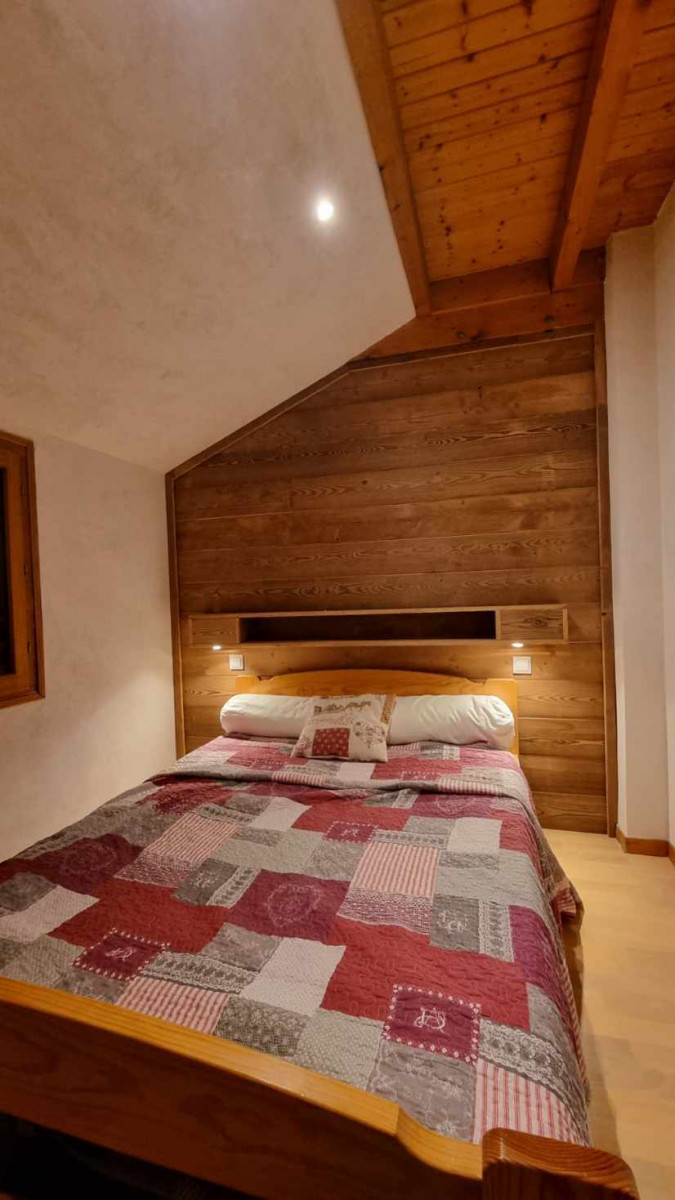 CHAMBRE - APPARTEMENT BON ACCUEIL 26 27 VALLOIRE CENTRE CHAMBRE - APPARTEMENT BON ACCUEIL 26 27 VALLOIRE CENTRE