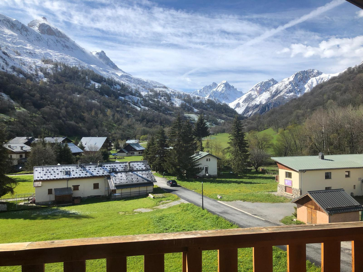 VUE DU BALCON - APPAREMENT LES MESANGES 3EME ETAGE - VALLOIRE LES VERNEYS VUE DU BALCON - APPAREMENT LES MESANGES 3EME ETAGE - VALLOIRE LES VERNEYS