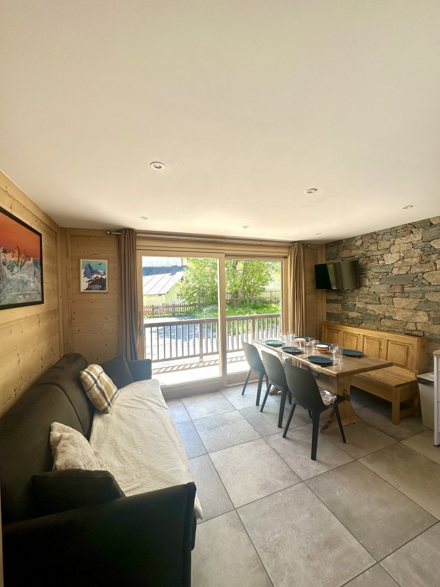 SALON SEJOUR - APPARTEMENT SABOTS DE VENUS N°2 - LES VERNEYS - VALLOIRE RESERVATIONS SALON SEJOUR - APPARTEMENT SABOTS DE VENUS N°2 - LES VERNEYS - VALLOIRE RESERVATIONS