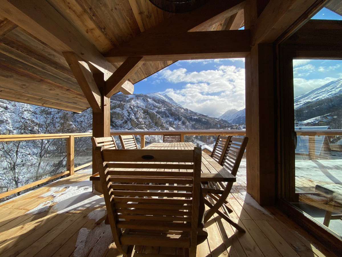 TERRASSE - CHALET LES BRAMES - VALLOIRE LE SERROZ - VALLOIRE RESERVATIONS TERRASSE - CHALET LES BRAMES - VALLOIRE LE SERROZ - VALLOIRE RESERVATIONS