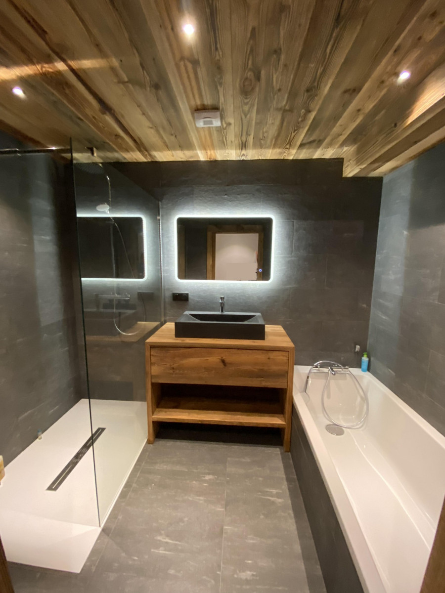 SALLE DE BAINS - CHALET LES BRAMES - VALLOIRE LE SERROZ SALLE DE BAINS - CHALET LES BRAMES - VALLOIRE LE SERROZ