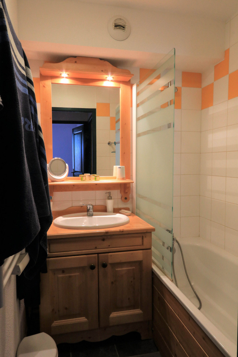 SALLE DE BAINS SALON - CHALETS DU GALIBIER II APPARTEMENT 526 - VALLOIRE LE MOULIN BENJAMIN SALLE DE BAINS SALON - CHALETS DU GALIBIER II APPARTEMENT 526 - VALLOIRE LE MOULIN BENJAMIN