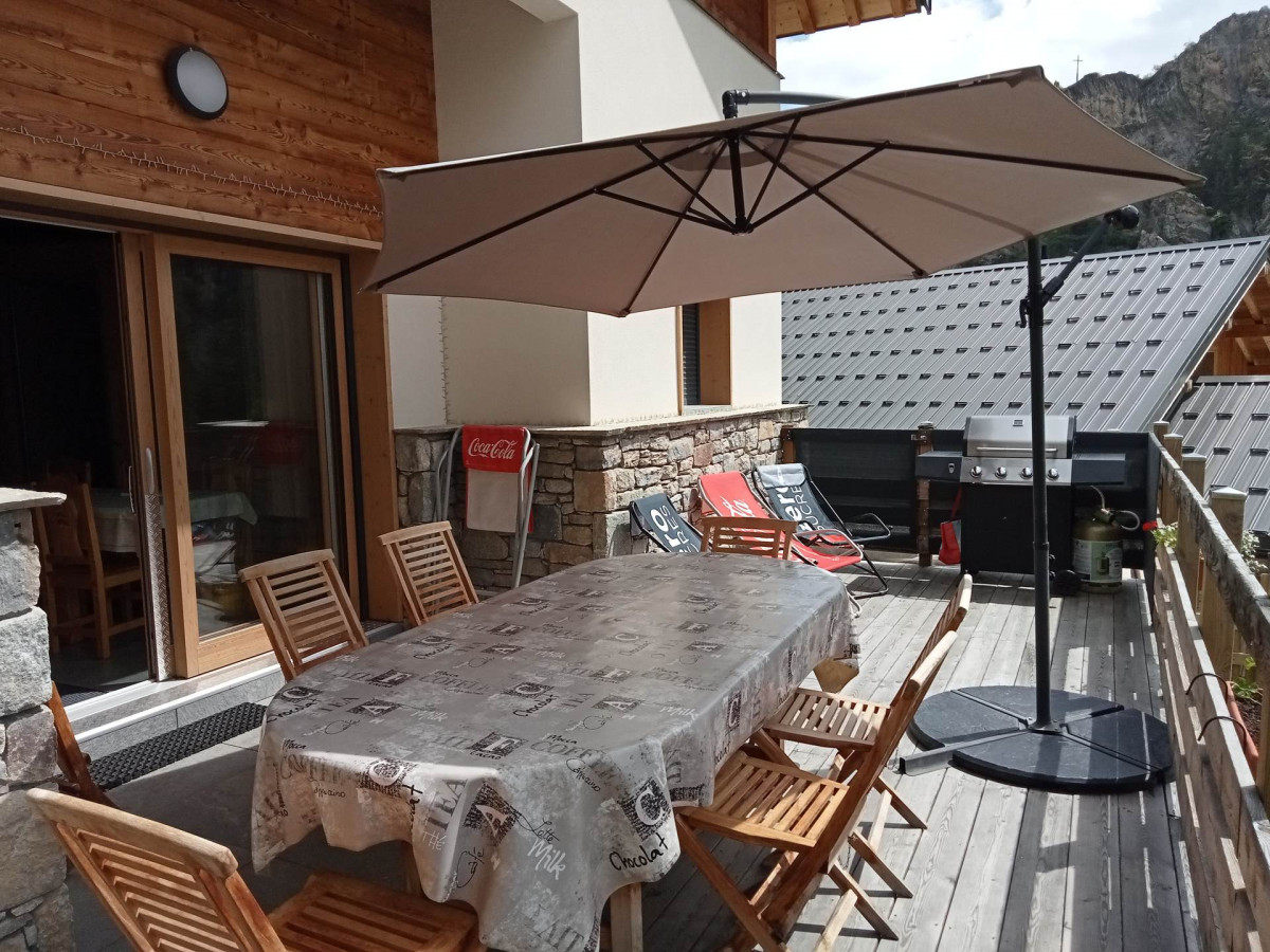 TERRASSE - APPARTEMENT CHALET DERBEY - VALLOIRE LE CRET DU SERROZ - VALLOIRE RESERVATIONS 