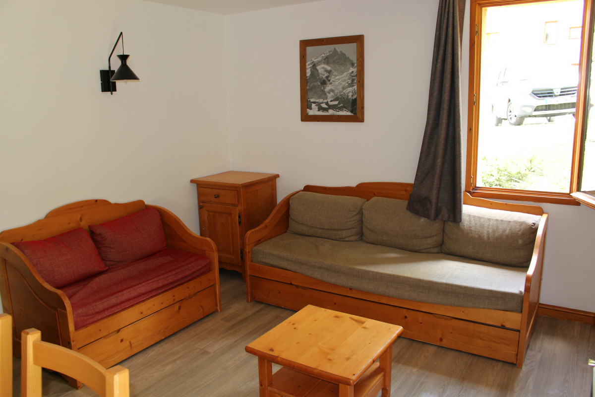SALON - APPARTEMENT CHALETS GALIBIER 2 N° 402 - MOULIN BENJAMIN - VALLOIRE - VALLOIRE RESERVATIONS SALON - APPARTEMENT CHALETS GALIBIER 2 N° 402 - MOULIN BENJAMIN - VALLOIRE - VALLOIRE RESERVATIONS