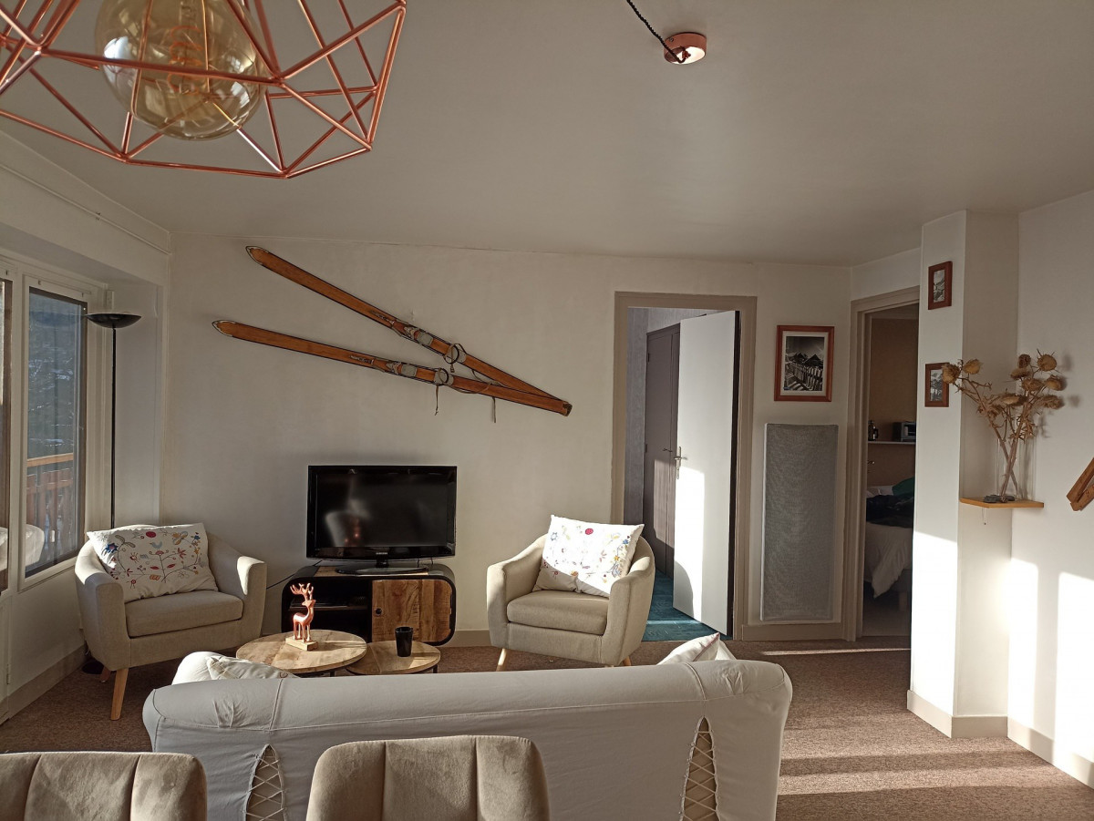SALON - APPARTEMENT RESIDENCE GALIBIER 23 - VALLOIRE CENTRE SALON - APPARTEMENT RESIDENCE GALIBIER 23 - VALLOIRE CENTRE