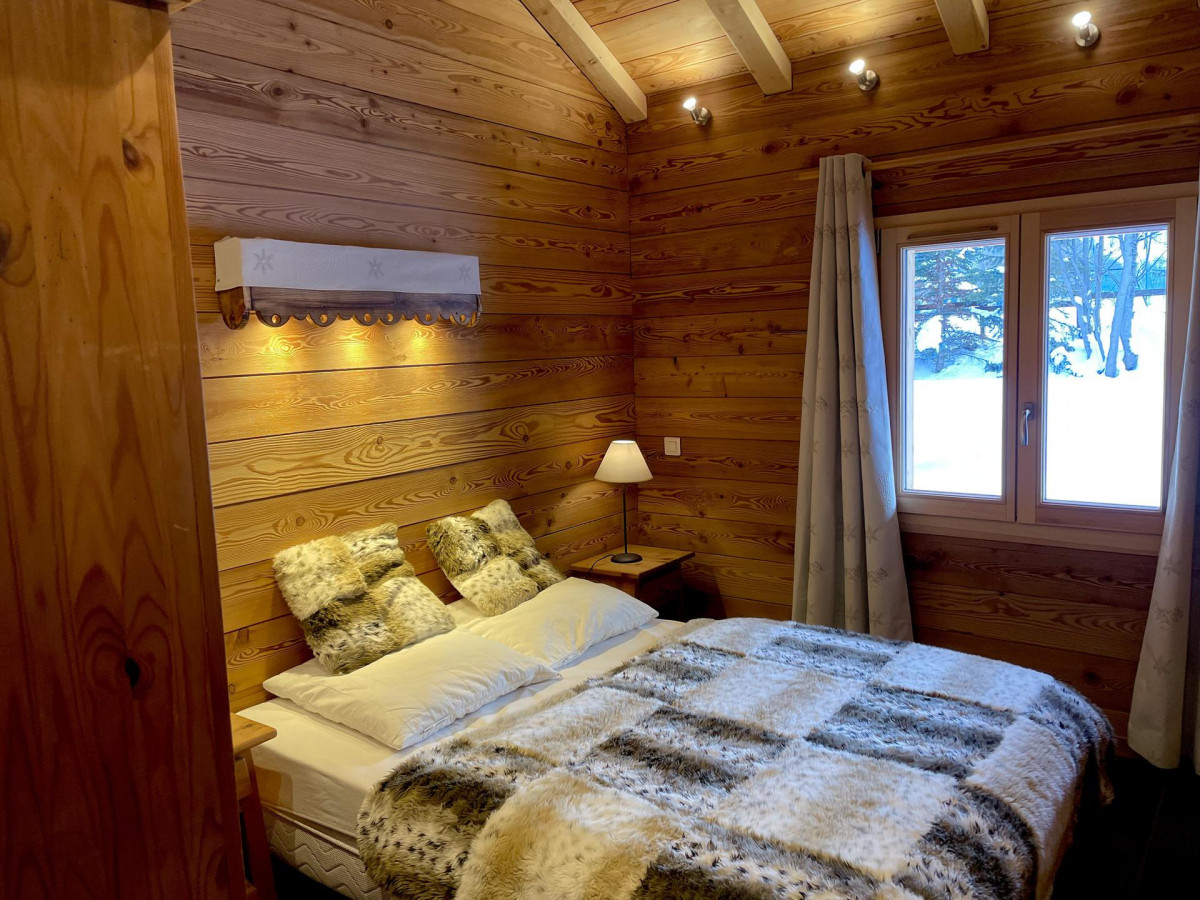 CHAMBRE 1 - CHALET LE NEVE 4 - VALLOIRE LES VERNEYS CHAMBRE 1 - CHALET LE NEVE 4 - VALLOIRE LES VERNEYS