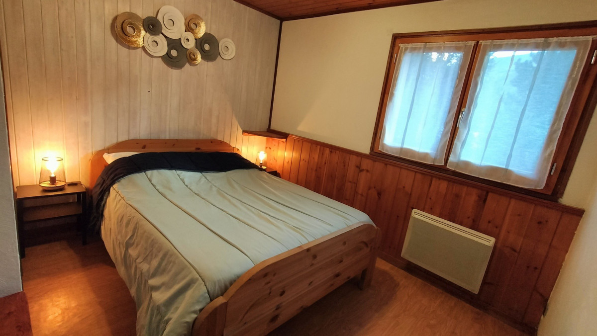 CHAMBRE - CHALET CHEZ ZEBULON- VALLOIRE LA BORGE CHAMBRE - CHALET CHEZ ZEBULON- VALLOIRE LA BORGE