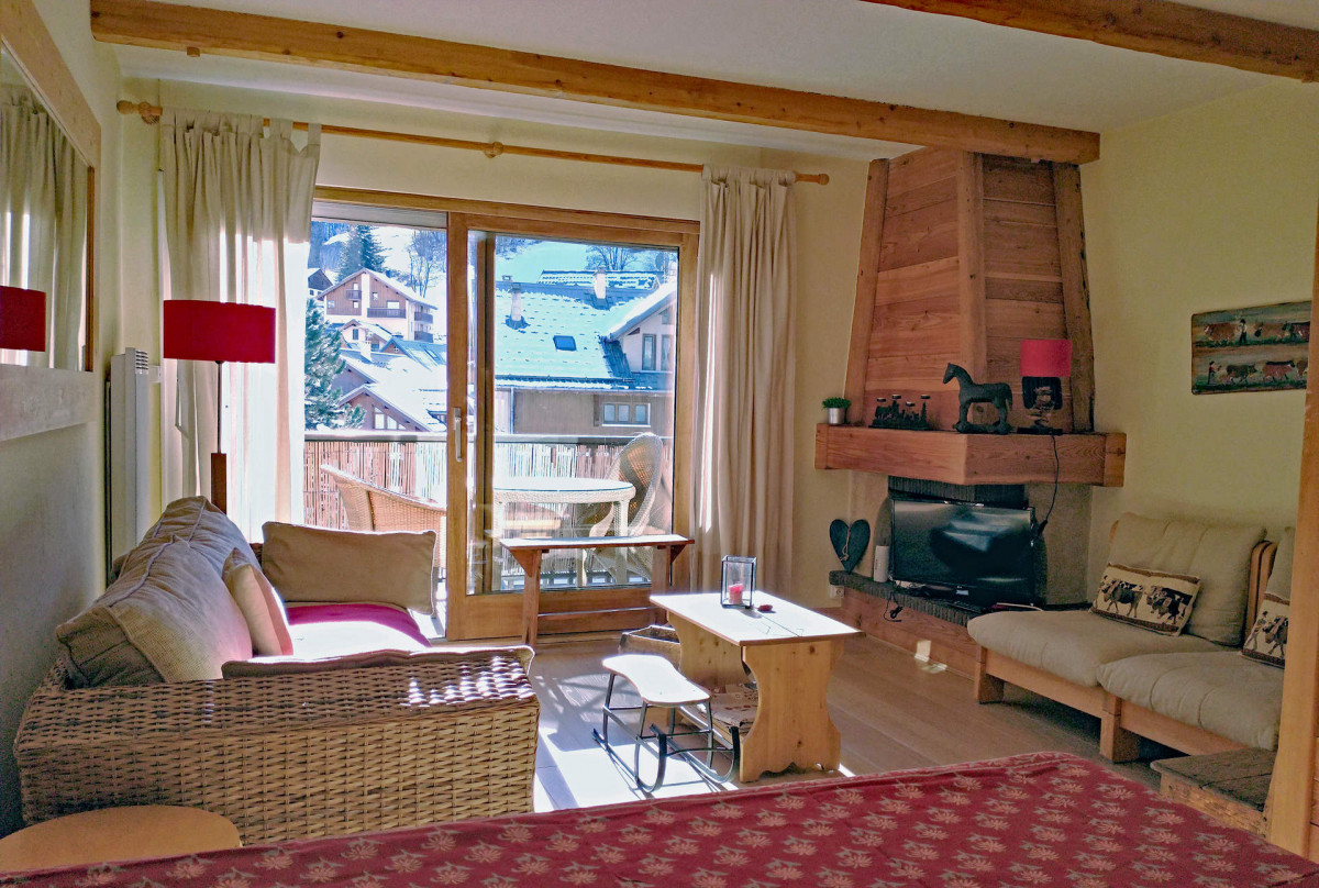 SALON - APPARTEMENT LE PRAZ 24 - VALLOIRE CENTRE - VALLOIRE RESERVATIONS SALON - APPARTEMENT LE PRAZ 24 - VALLOIRE CENTRE - VALLOIRE RESERVATIONS