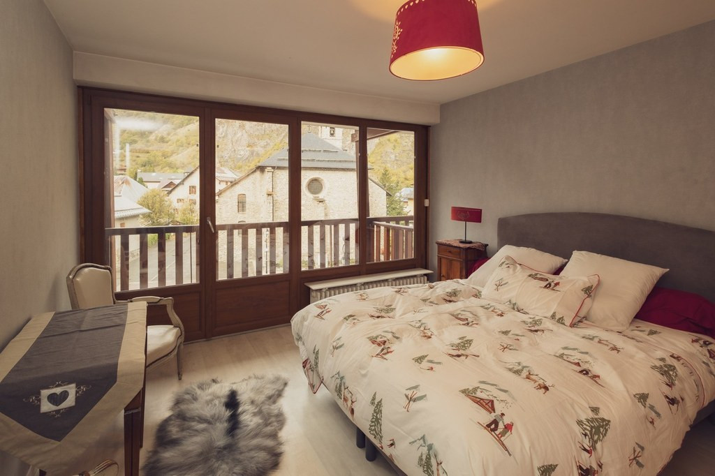 CHAMBRE - APPARTEMENT LA RESIDENCE 32 - VALLOIRE CENTRE - VALLOIRE RESERVATIONS CHAMBRE - APPARTEMENT LA RESIDENCE 32 - VALLOIRE CENTRE - VALLOIRE RESERVATIONS