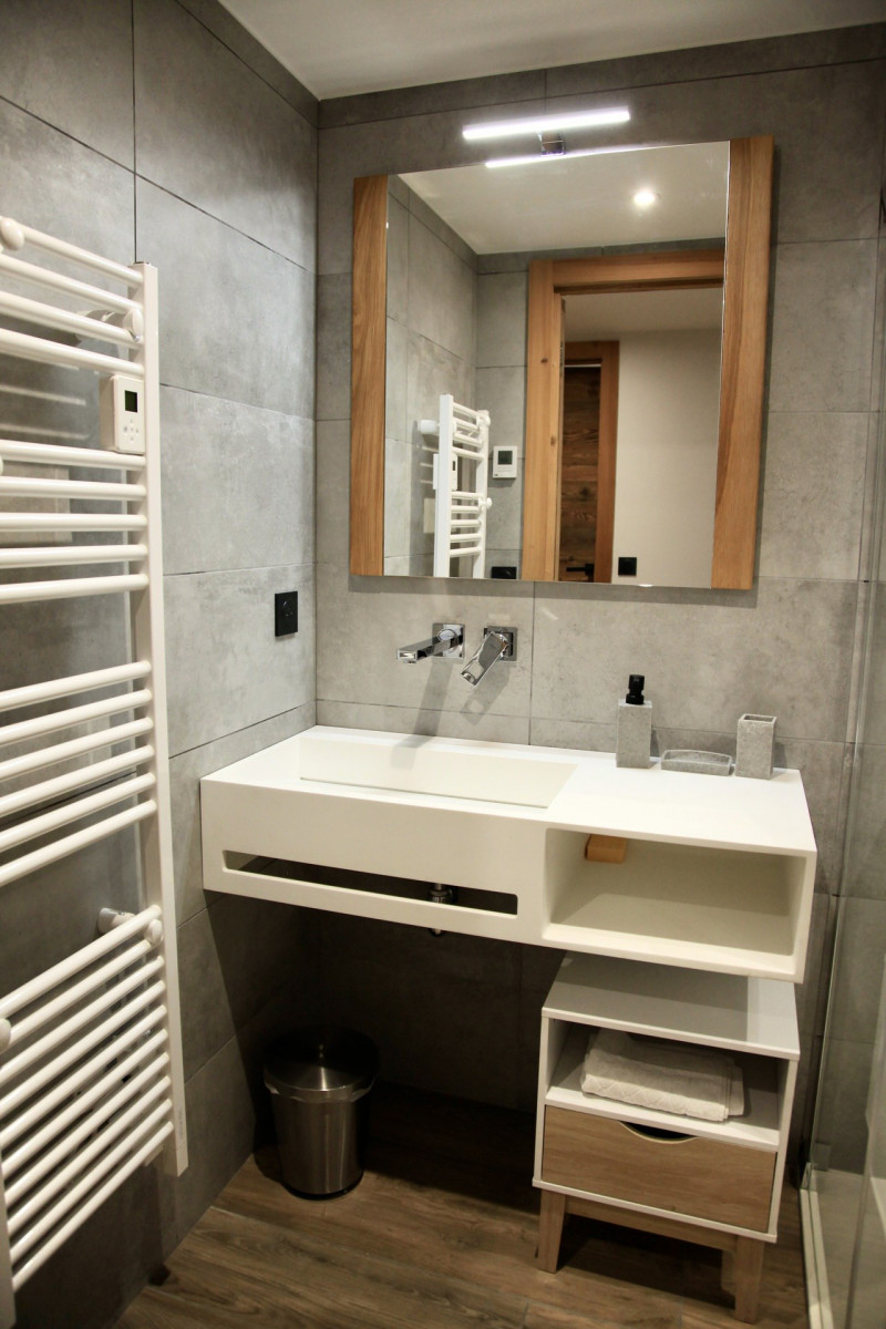 SALLE D'EAU - APPARTEMENT CHALET EQUINOXE - VALLOIRE LE MOULIN BENJAMIN SALLE D'EAU - APPARTEMENT CHALET EQUINOXE - VALLOIRE LE MOULIN BENJAMIN