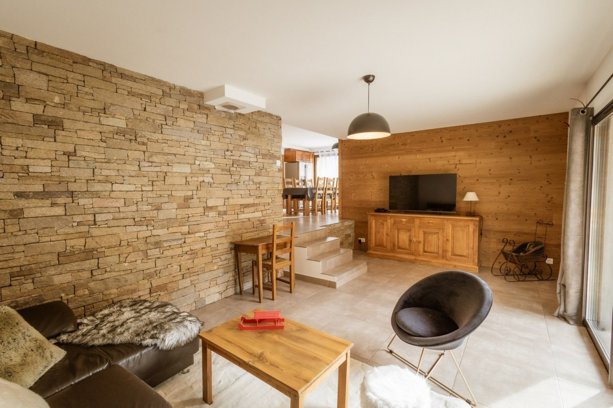 SALON - CHALET LOVA - MOULIN BENJAMIN VALLOIRE - VALLOIRE RESERVATIONS SALON - CHALET LOVA - MOULIN BENJAMIN VALLOIRE - VALLOIRE RESERVATIONS