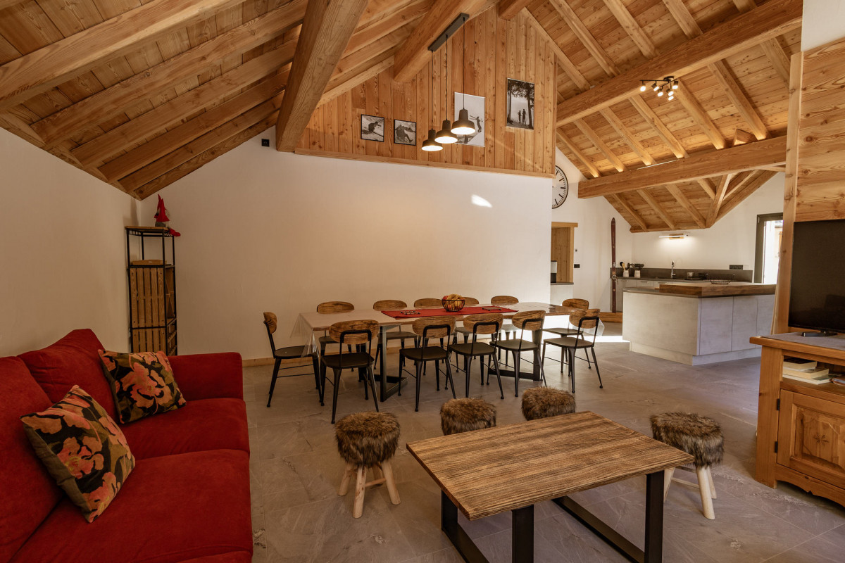 SALON - CHALET LE STRATO 1 - VALLOIRE CENTRE - VALLOIRE RESERVATIONS SALON - CHALET LE STRATO 1 - VALLOIRE CENTRE - VALLOIRE RESERVATIONS