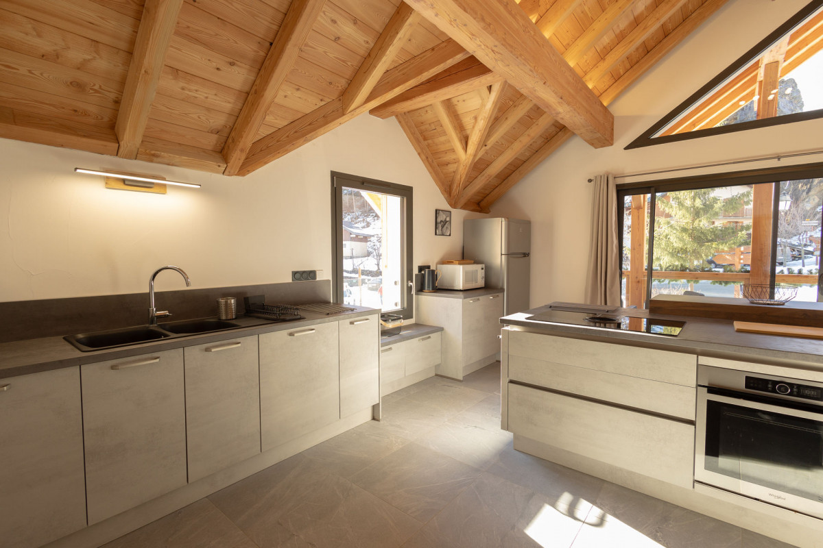 CUISINE - CHALET LE STRATO 1 - VALLOIRE CENTRE CUISINE - CHALET LE STRATO 1 - VALLOIRE CENTRE