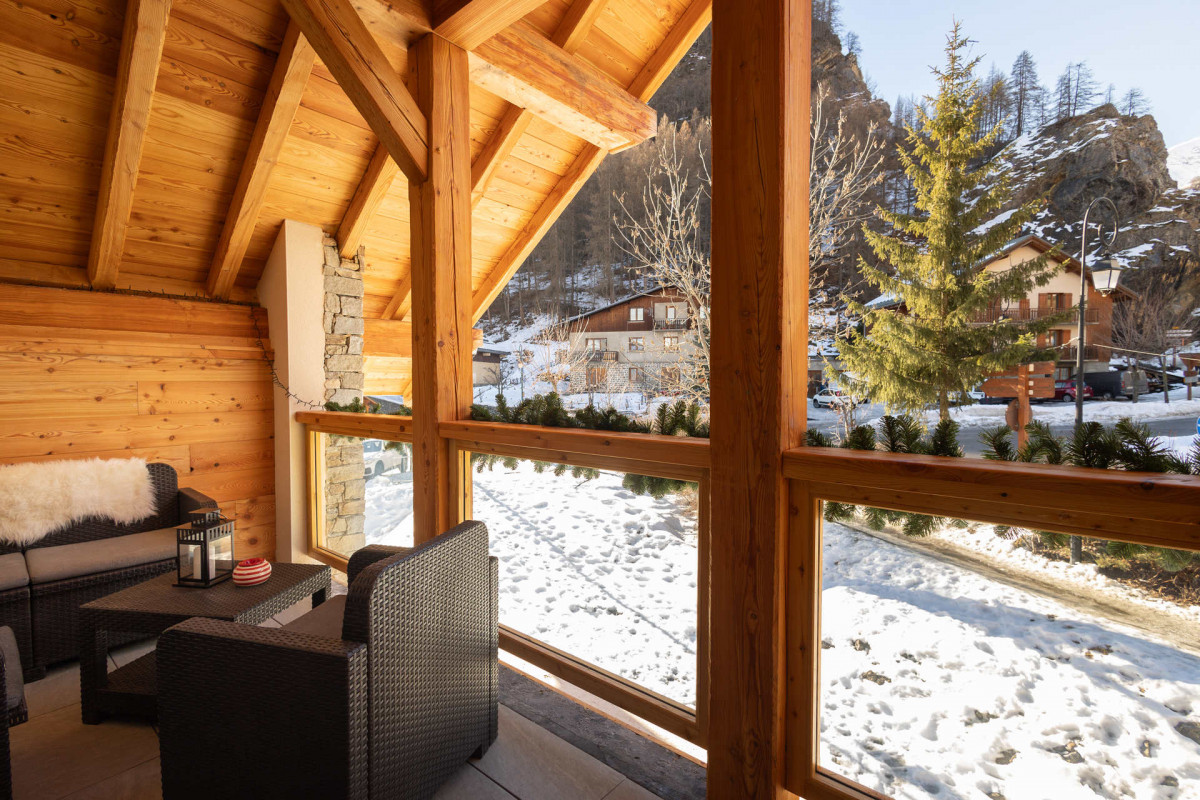 TERRASSE - CHALET LE STRATO 1 - VALLOIRE CENTRE TERRASSE - CHALET LE STRATO 1 - VALLOIRE CENTRE