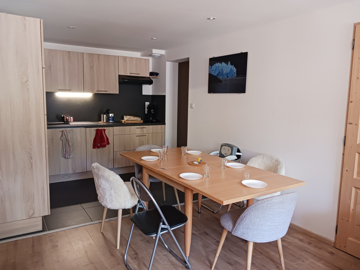 COIN REPAS - APPARTEMENT EMILIENNE N°4 - VALLOIRE CENTRE COIN REPAS - APPARTEMENT EMILIENNE N°4 - VALLOIRE CENTRE