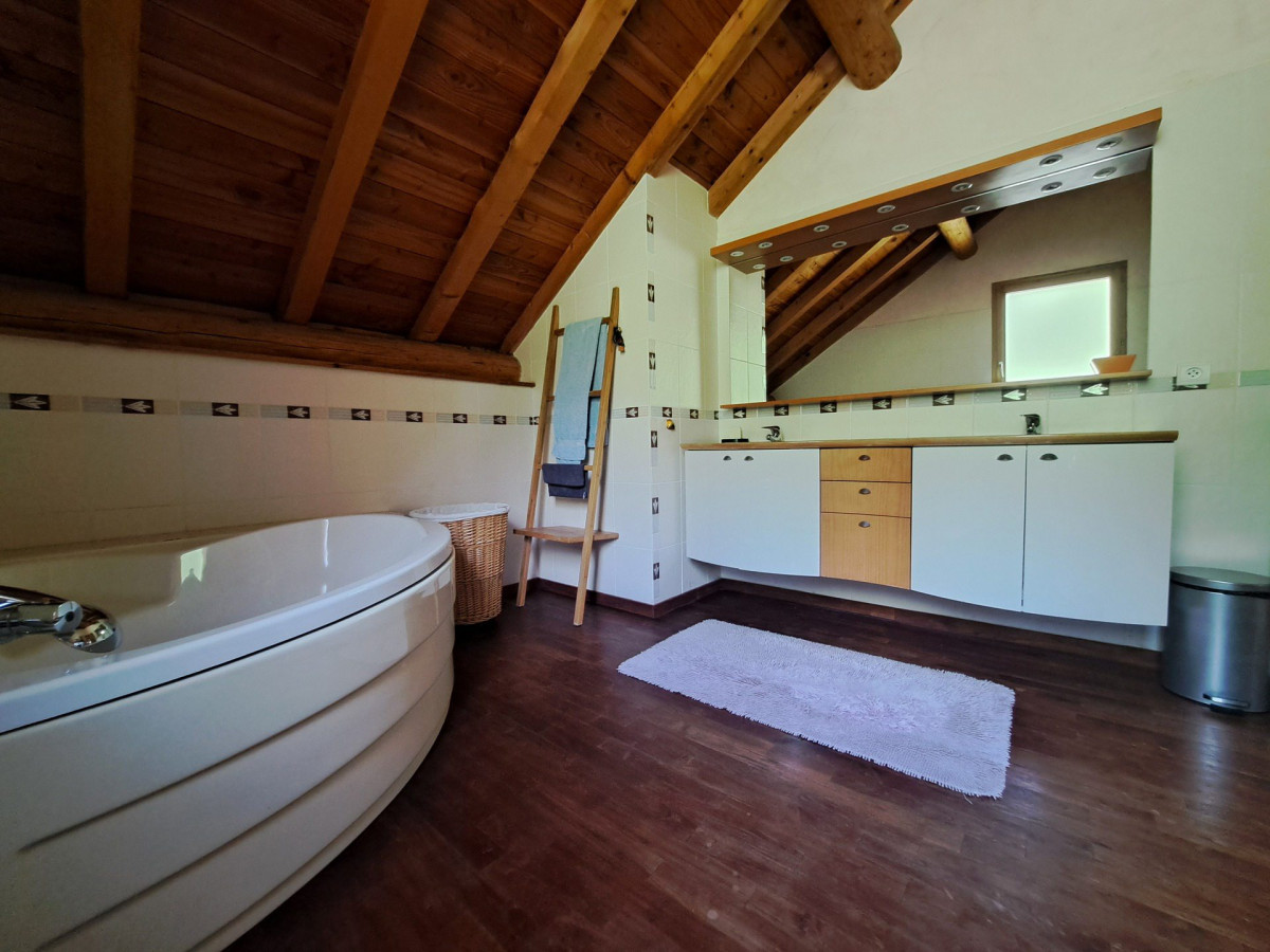 SALLE DE BAINS - CHALET AU BOIS JOLI - LE SERROZ - VALLOIRE RESERVATIONS SALLE DE BAINS - CHALET AU BOIS JOLI - LE SERROZ - VALLOIRE RESERVATIONS