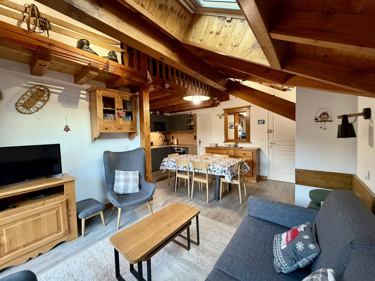 SALON - APPARTEMENT ROCHES FLEURIES B6 - VALLOIRE CENTRE - VALLOIRE RESERVATIONS
