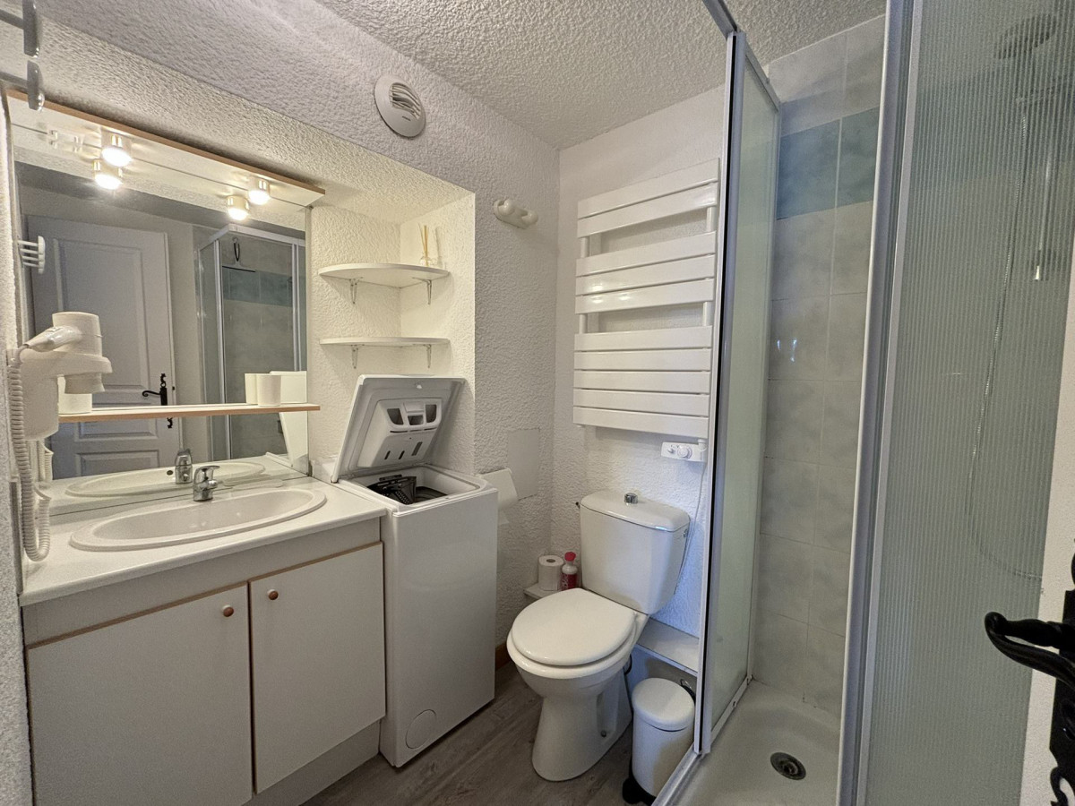 SALLE D'EAU - APPARTEMENT ROCHES FLEURIES B6 - VALLOIRE CENTRE SALLE D'EAU - APPARTEMENT ROCHES FLEURIES B6 - VALLOIRE CENTRE