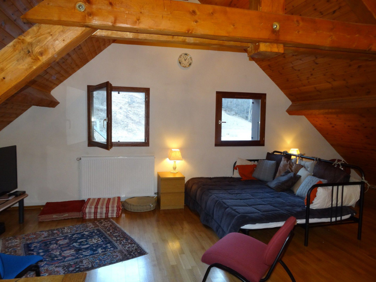 SALON TV 2EME ETAGE - CHALET LA RIVINE - VALLOIRE LA RIVINE SALON TV 2EME ETAGE - CHALET LA RIVINE - VALLOIRE LA RIVINE