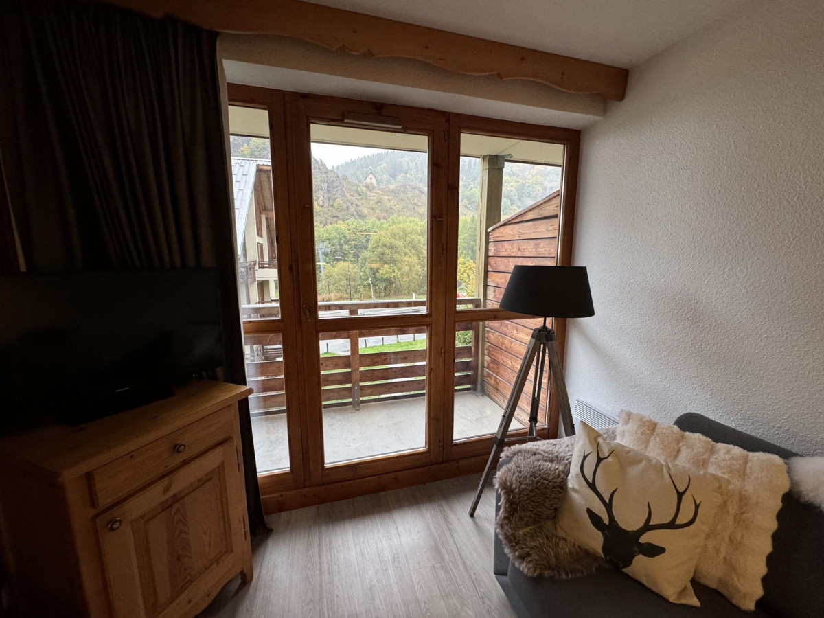 COIN SALON AVEC BALCON - APPARTEMENT CHALETS DU GALIBIER I APPARTEMENT G24 - VALLOIRE MOULIN BENJAMIN COIN SALON AVEC BALCON - APPARTEMENT CHALETS DU GALIBIER I APPARTEMENT G24 - VALLOIRE MOULIN BENJAMIN