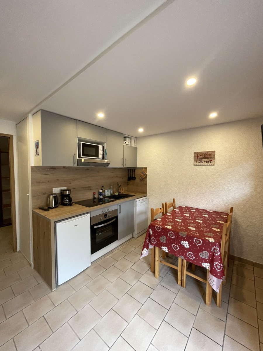 CUISINE - APPARTEMENT BERGERS 99 - VALLOIRE CENTRE CUISINE - APPARTEMENT BERGERS 99 - VALLOIRE CENTRE