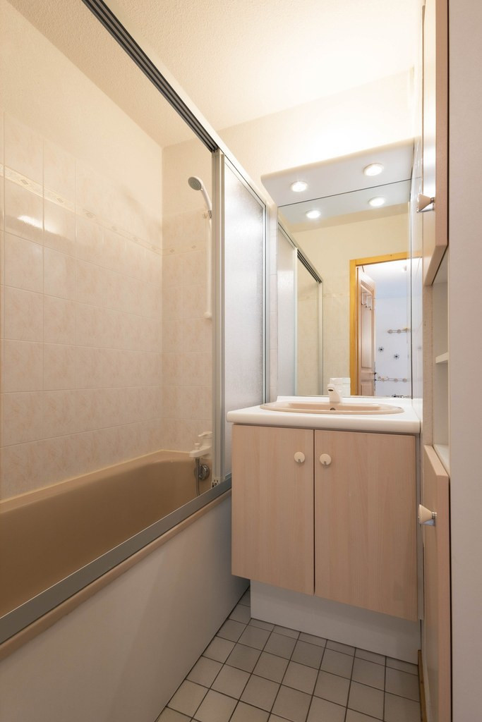 SALLE DE BAIN - APPARTEMENT ARVETTE N°15 - LE PONTET