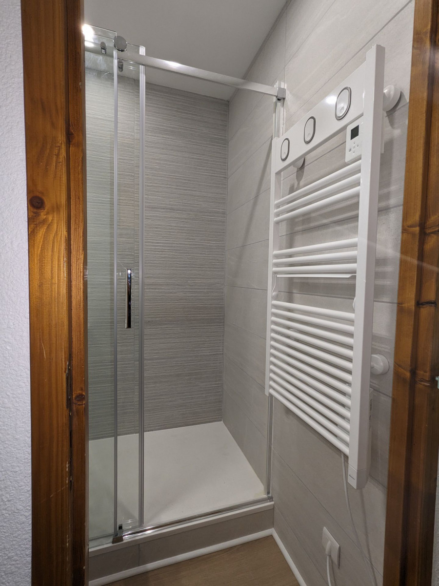 SALLE DE BAINS - STUDIO VALLEE D'OR 13- VALLOIRE CENTRE SALLE DE BAINS - STUDIO VALLEE D'OR 13- VALLOIRE CENTRE