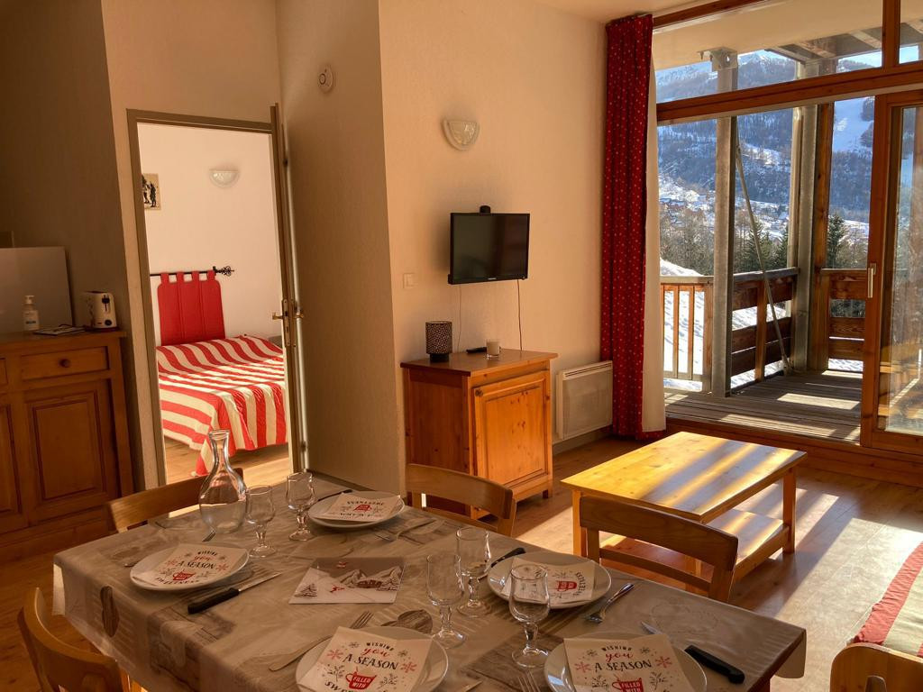 SEJOUR - APPARTEMENT HAMEAU DE VALLOIRE 403 - VALLOIRE LES CHOSEAUX VILLE - VALLOIRE RESERVATIONS SEJOUR - APPARTEMENT HAMEAU DE VALLOIRE 403 - VALLOIRE LES CHOSEAUX VILLE - VALLOIRE RESERVATIONS