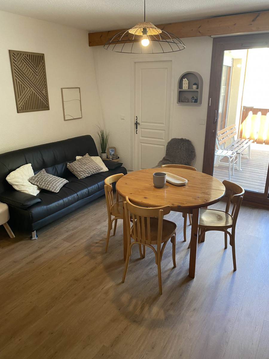 SALON - APPARTEMENT ROCHES FLEURIES B10 - VALLOIRE CENTRE - VALLOIRE RESERVATIONS