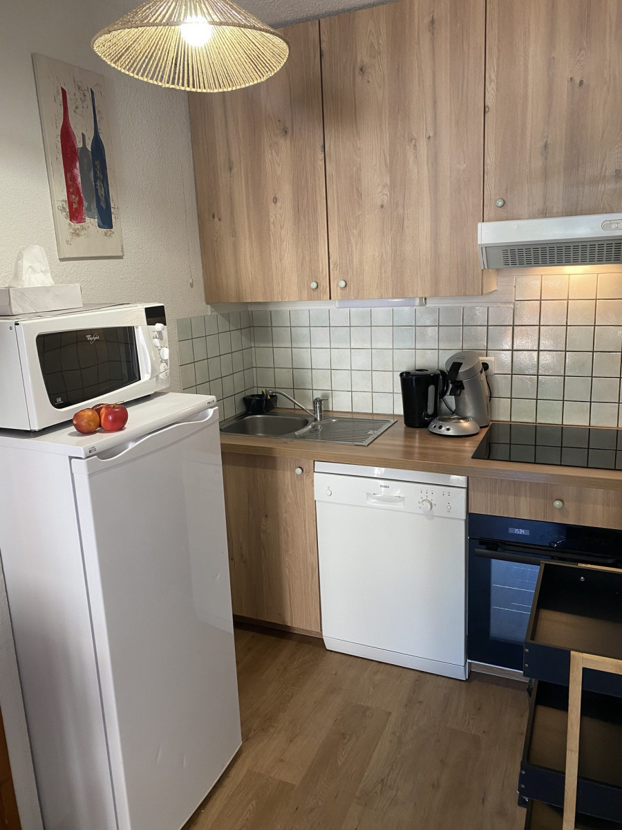 CUISINE - APPARTEMENT ROCHES FLEURIES B10 - VALLOIRE CENTRE 
